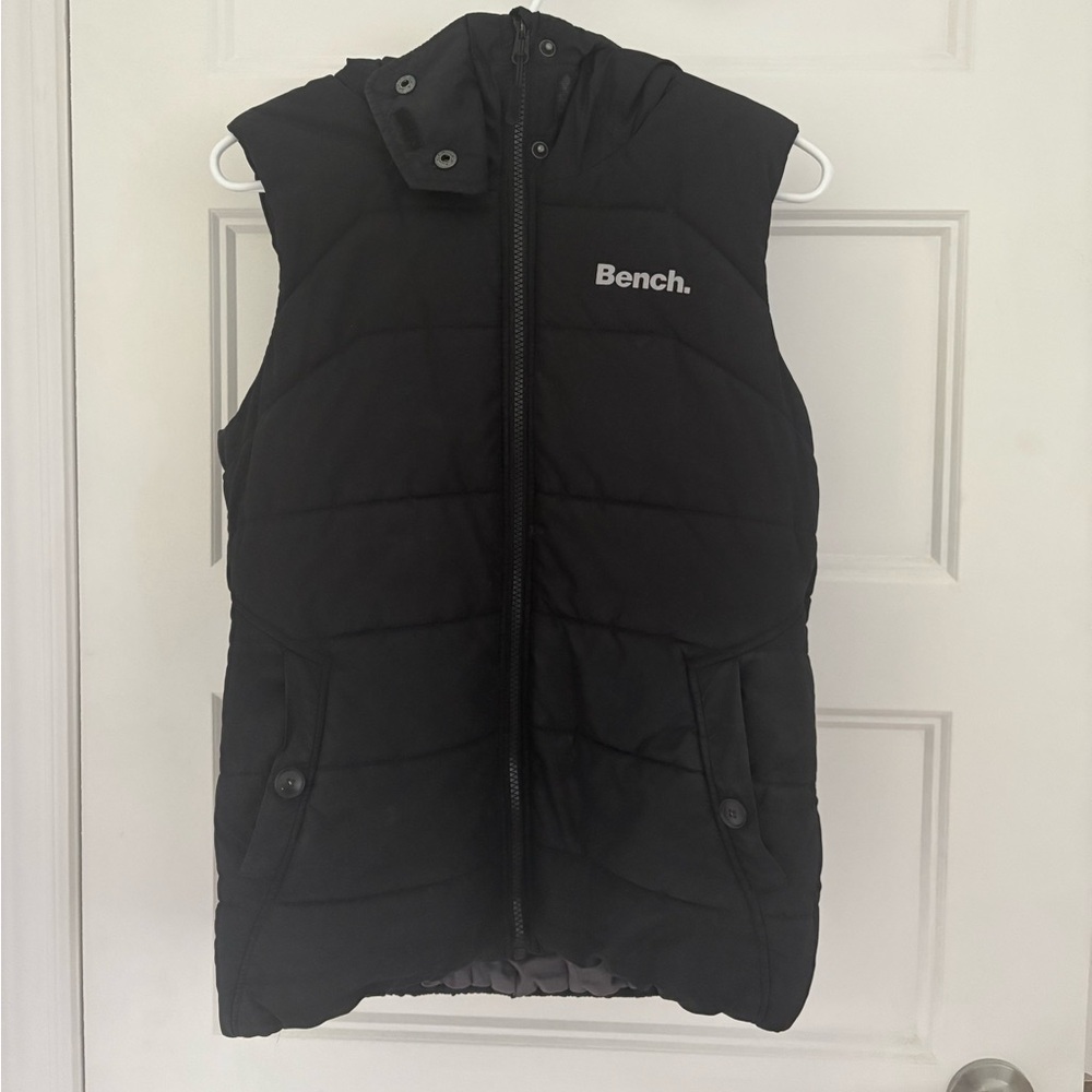 Bench puffer jacket sleeveless small